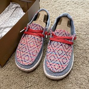 Hey Dude Wendy Playa Fiesta Rojo size 9.